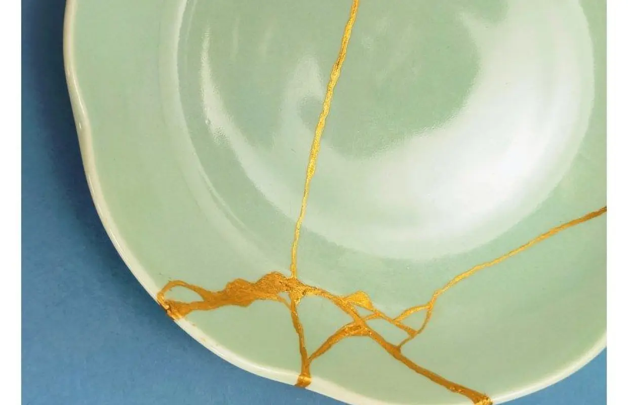 English OK! [Tokyo, Nihonbashi] Experience the uniquely Japanese ceramic repair technique 'Kintsugi'