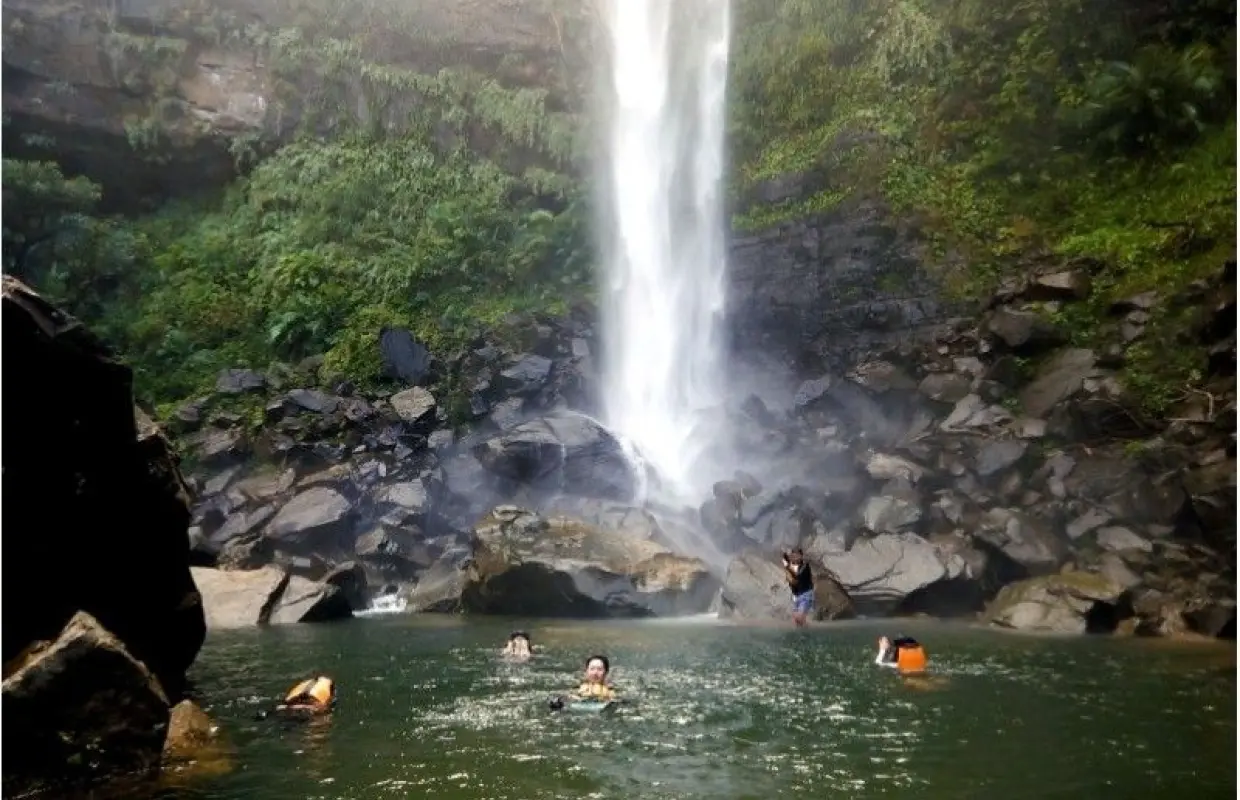 [Okinawa Ishigaki] Mangrove Canoeing & Pinaisara Waterfall & Canyoning & Cave Exploration