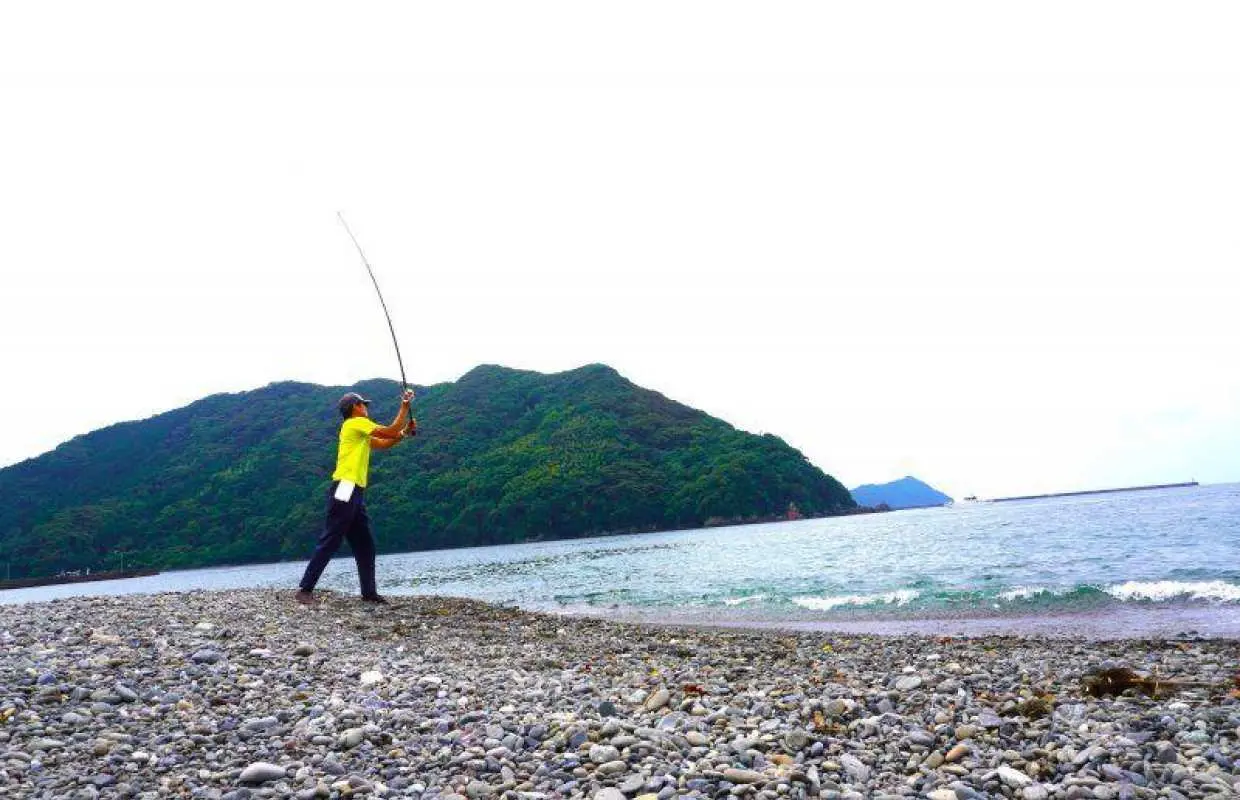 【高知・須崎】海のまち「すさき」で海釣り体験！釣り竿・リール・仕掛け貸出。☆釣った魚も美味しく食べられます！(要追加代金)