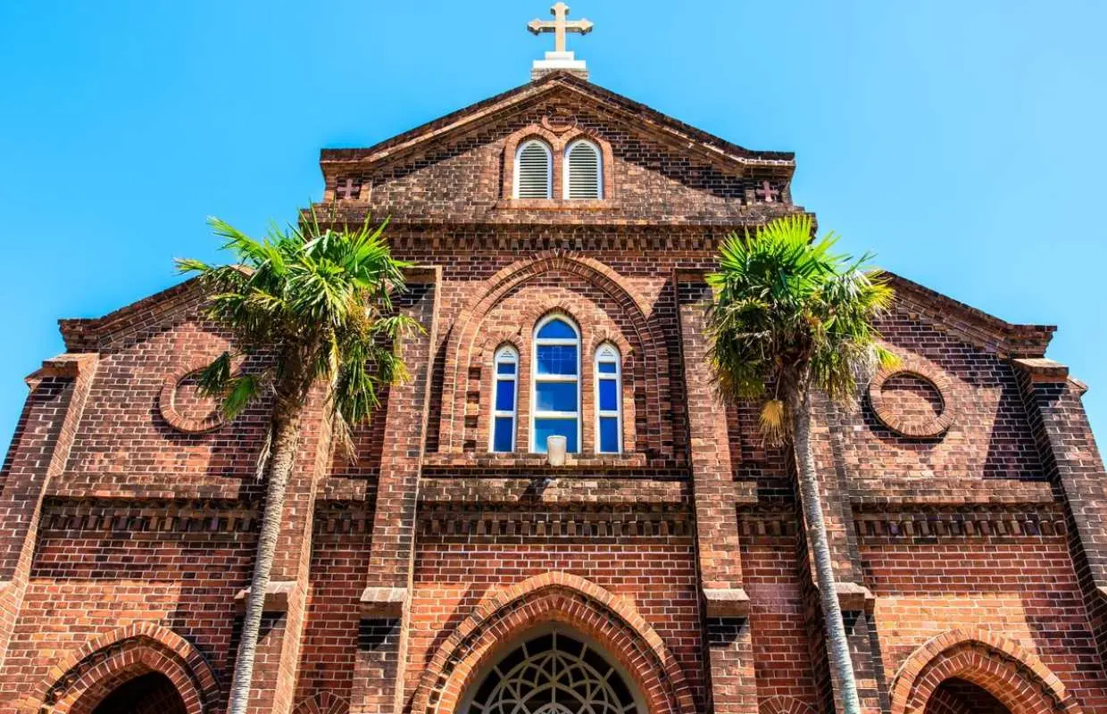 您可以選擇半日遊或一日遊！五島市和福江島觀光巴士之旅 | 教堂、武士宅邸、風景優美的海灘和熔岩海岸（長崎縣五島市）