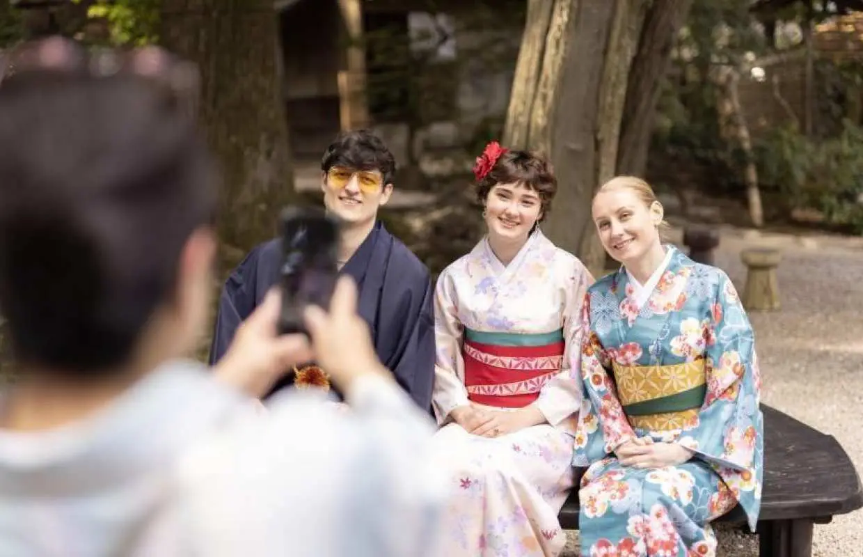 [Aichi, Nagoya Ikeshita] Kimono Stroll & Matcha Tea Set at a Historic Cultural Property Residence (Art & Garden Photography)