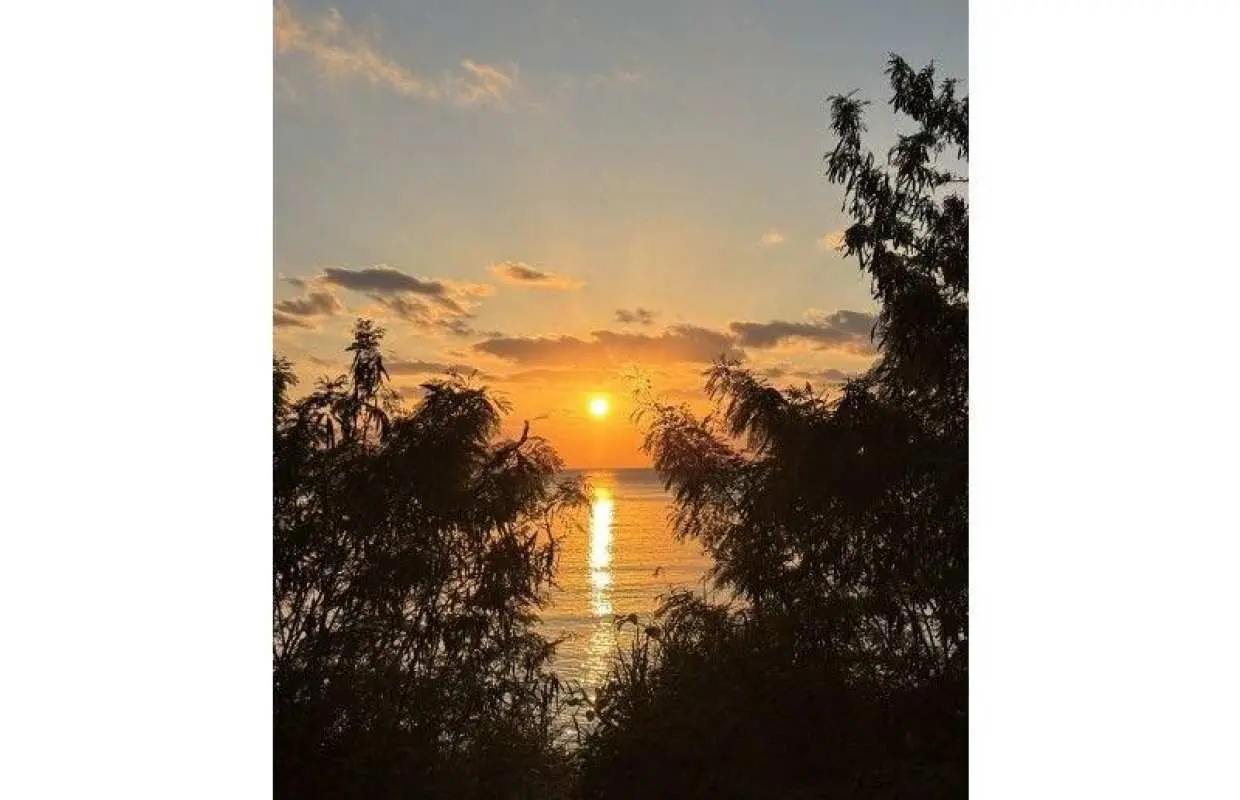 [Okinawa, Nakijin Village/Motobu] Sunset - Limited to one group per day! Clear kayak - Spectacular views of the sky and sea dyed orange! *Free Insta360 photography!