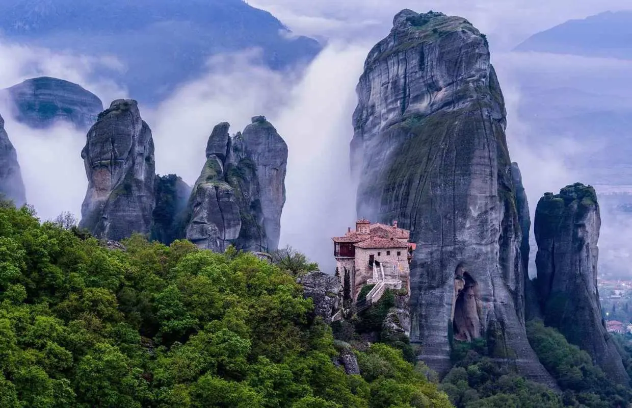 From Athens: 2 Days Meteora, Thermopylae & Delphi Tour｜Greece
