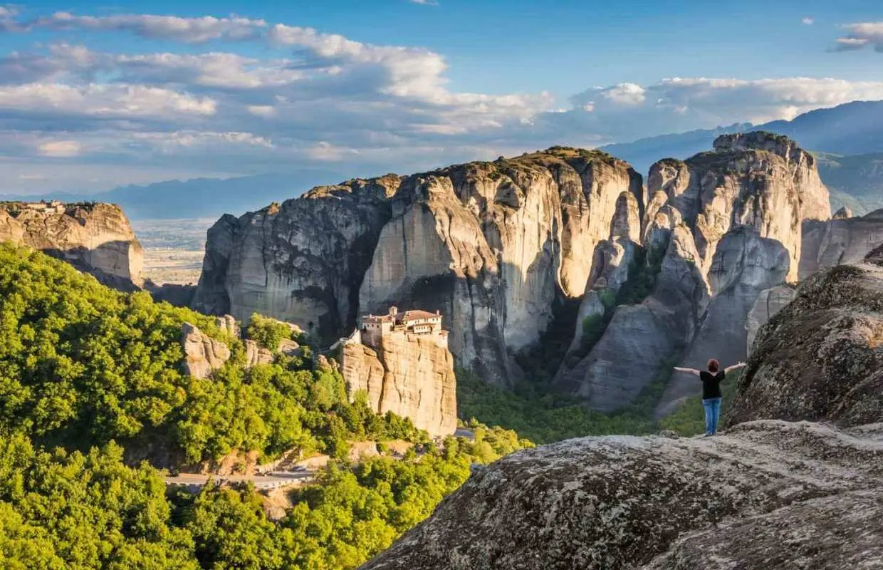 塞薩洛尼基：梅黛奧拉3日遊（含遊覽、博物館和飯店住宿）｜希臘