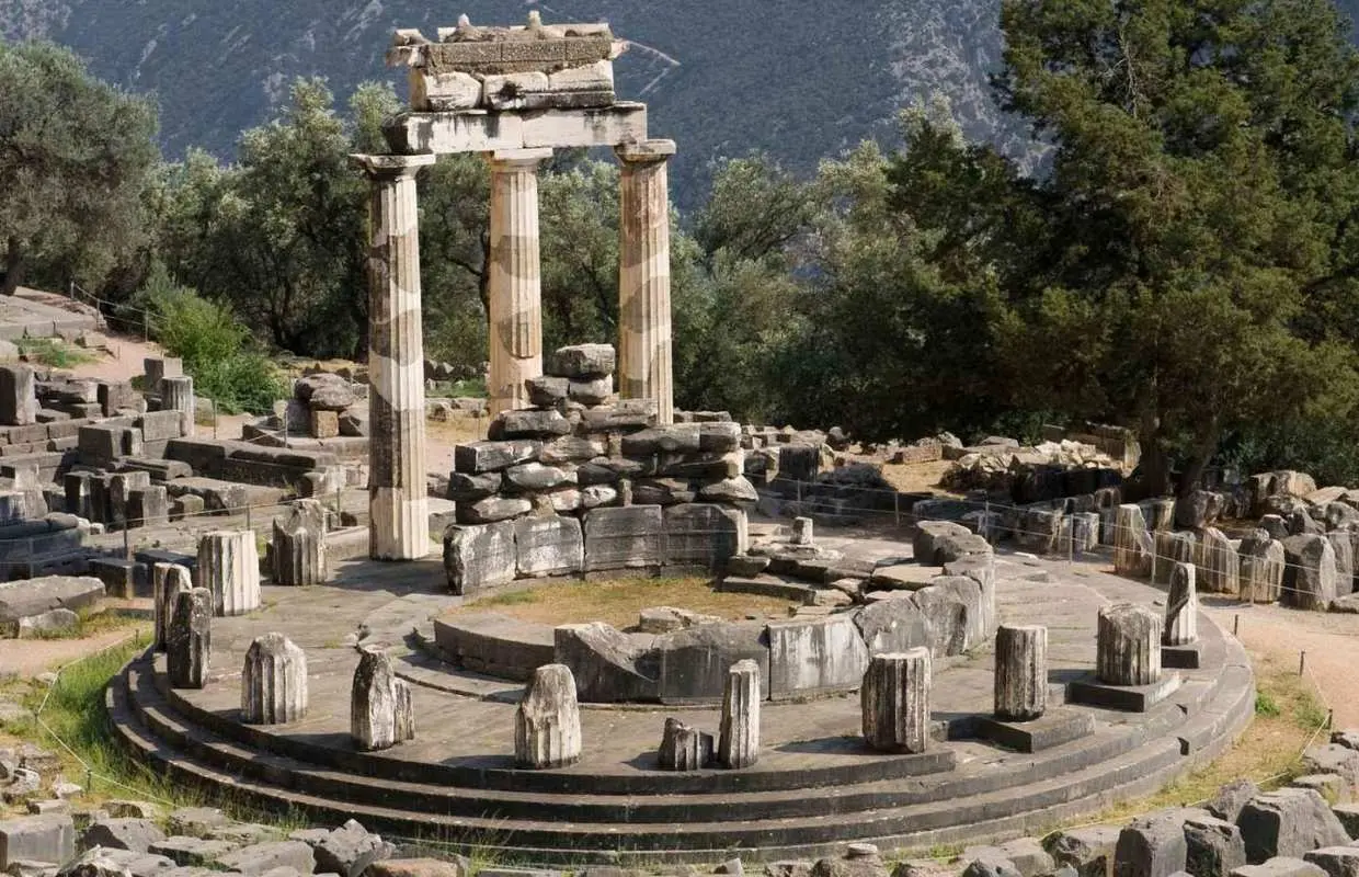 From Athens: 4-Day Peloponnese, Delphi, and Meteora Tour｜Greece