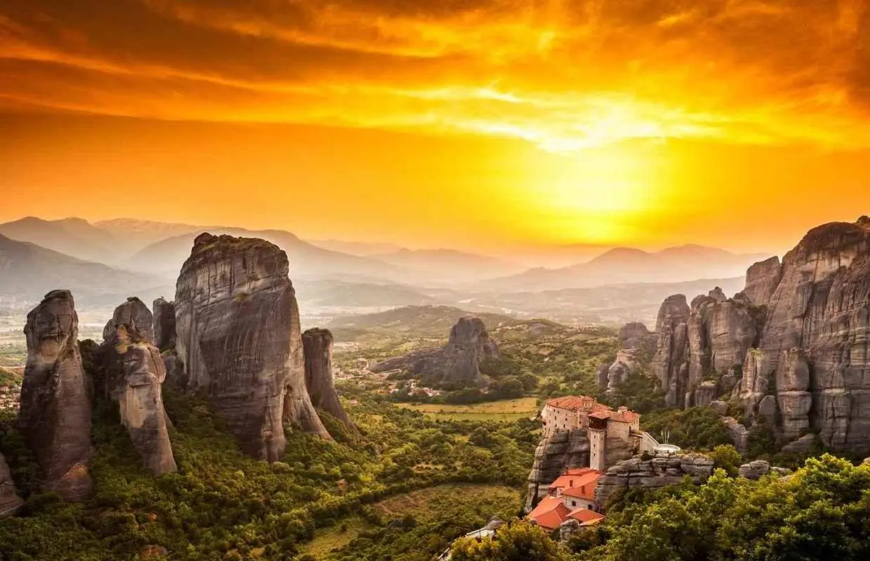 Athens: Meteora 2-Day Tour with Accommodation｜Greece