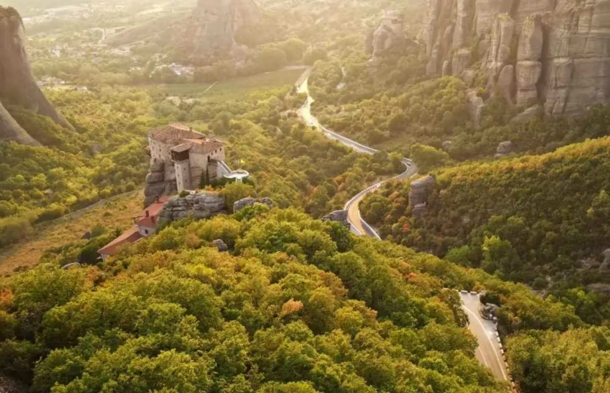 Midday Tour in Meteora-Small group up to 9 people｜Greece