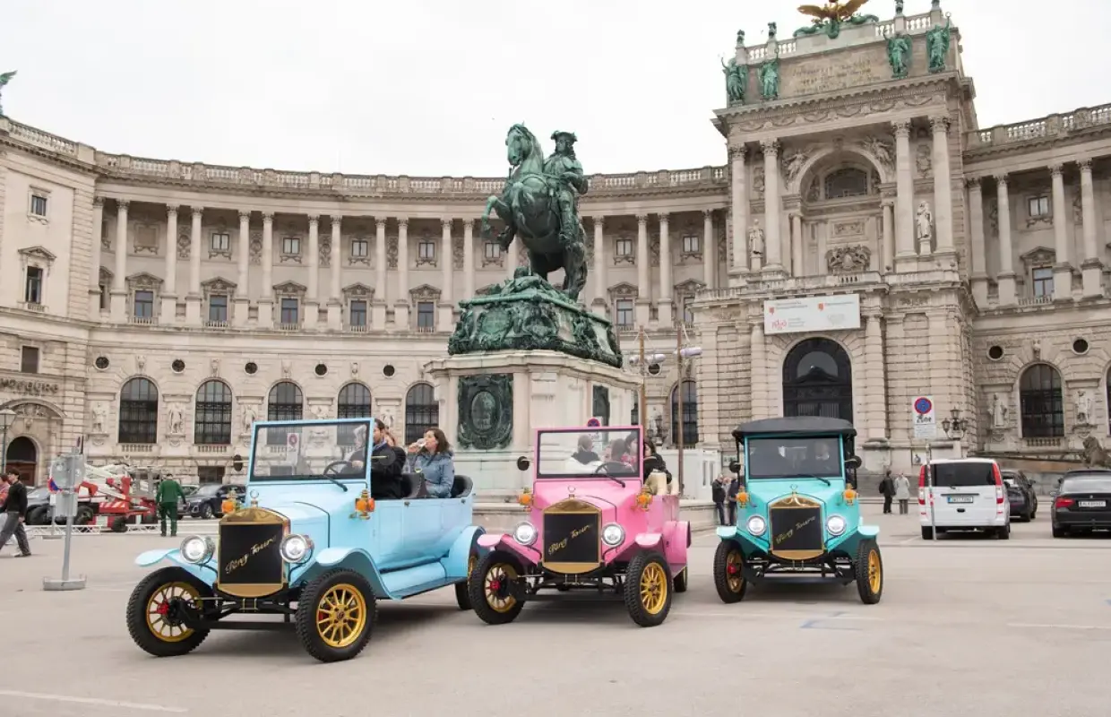 Vienna Highlights in an Electric Oldtimer | Austria