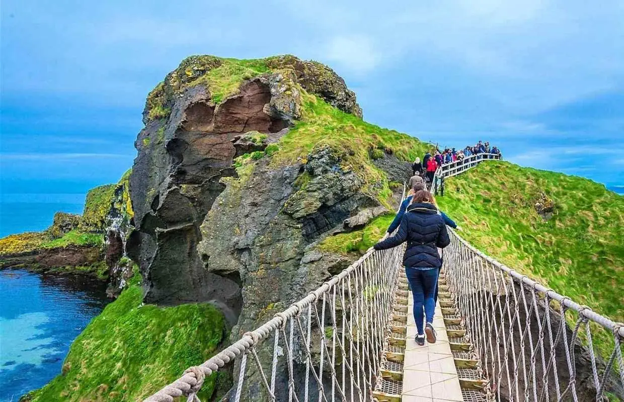 Belfast: Giant's Causeway Tour and 2-Day Open Top-Bus Tour｜United Kingdom