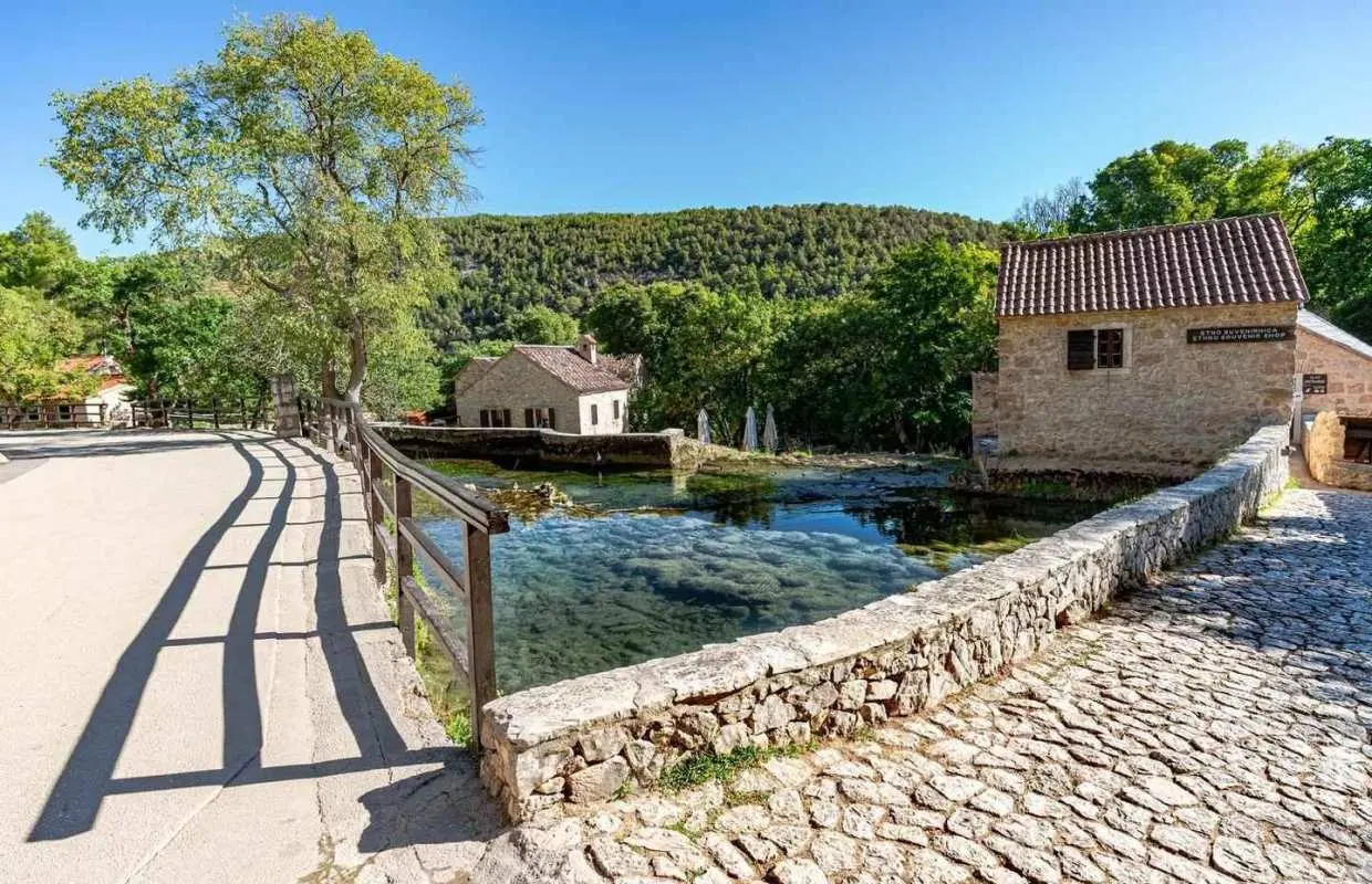 Split & Trogir: Krka Waterfalls & Swimming in Primošten｜Croatia