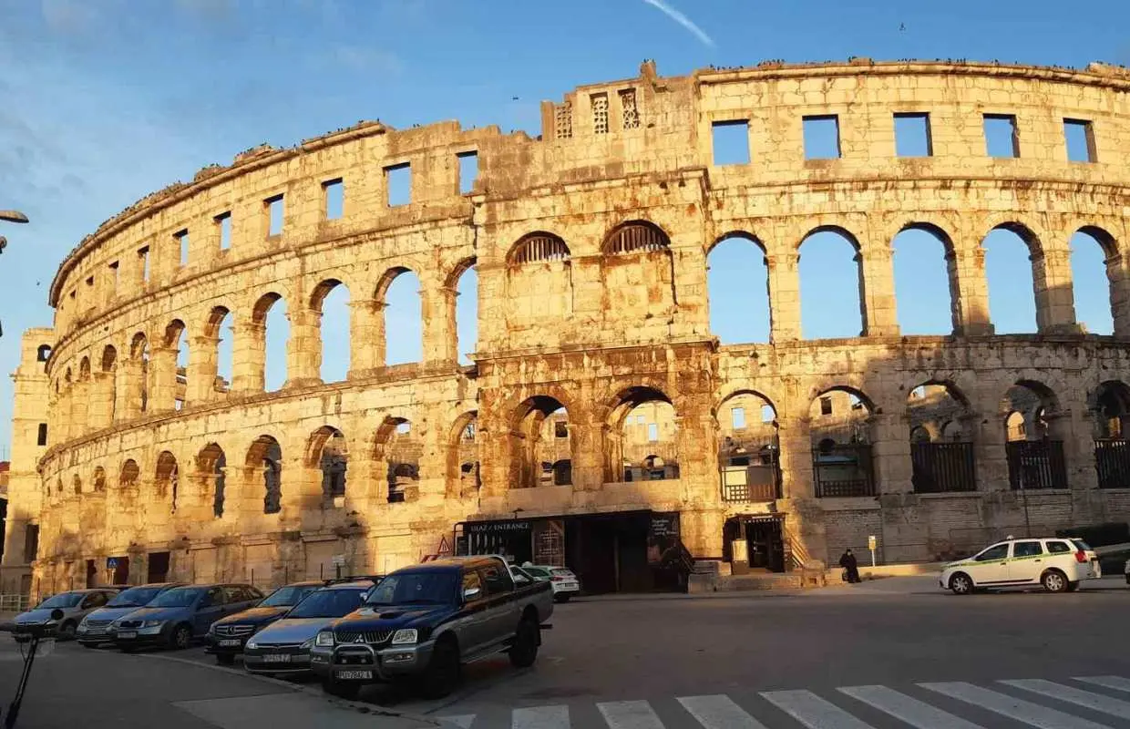 Pula: Historic Sites Guided Walking Tour｜Croatia