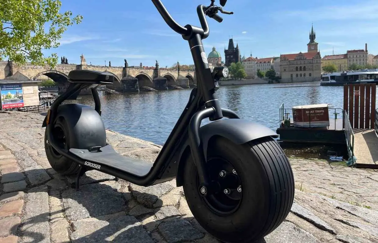 Prague: 3-Hour Fat Tire E-Scooter Tour｜Czechia