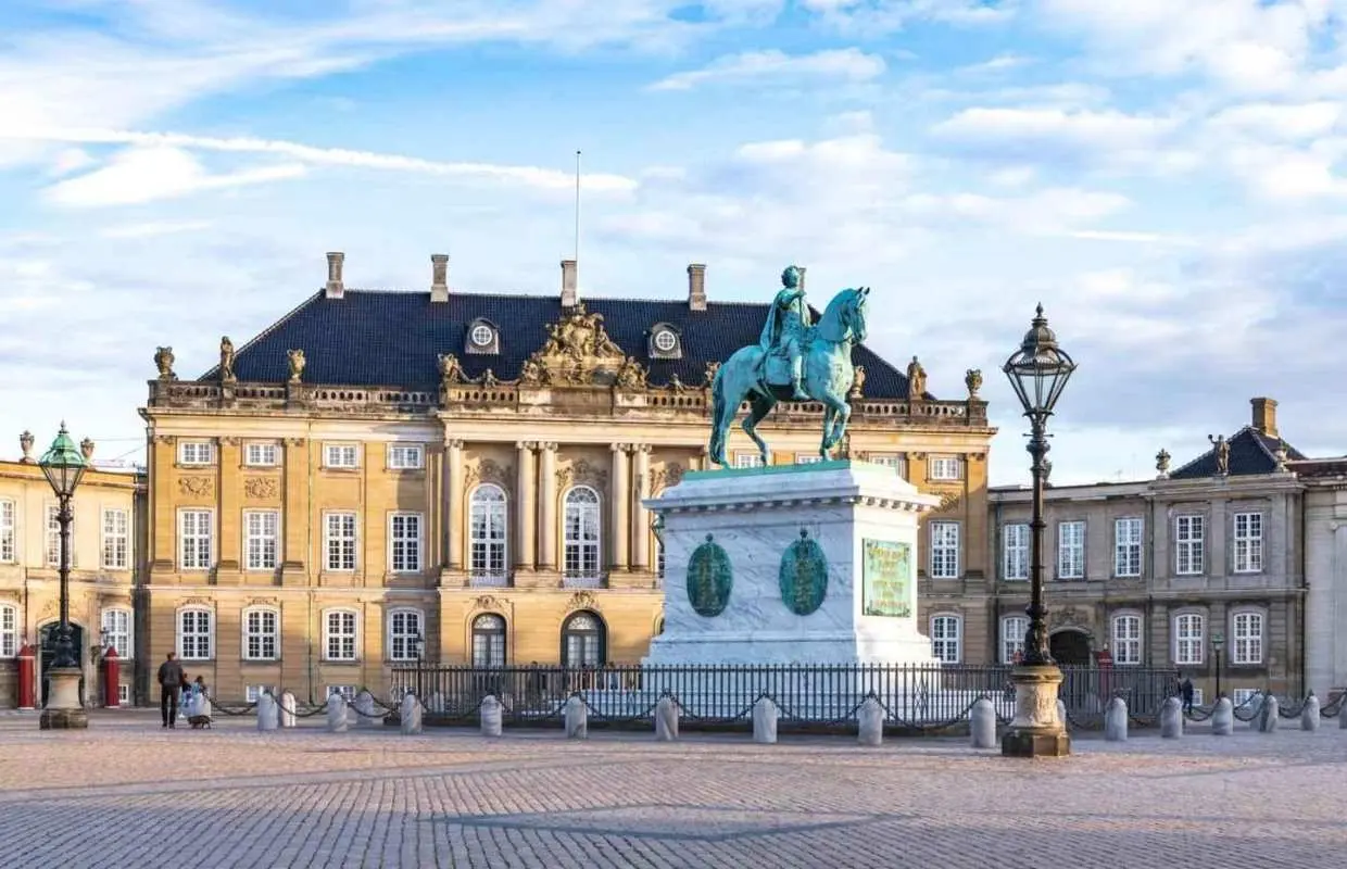 Tour riêng tham quan nhanh Bảo tàng Cung điện Amalienborg ở Copenhagen | Đan Mạch