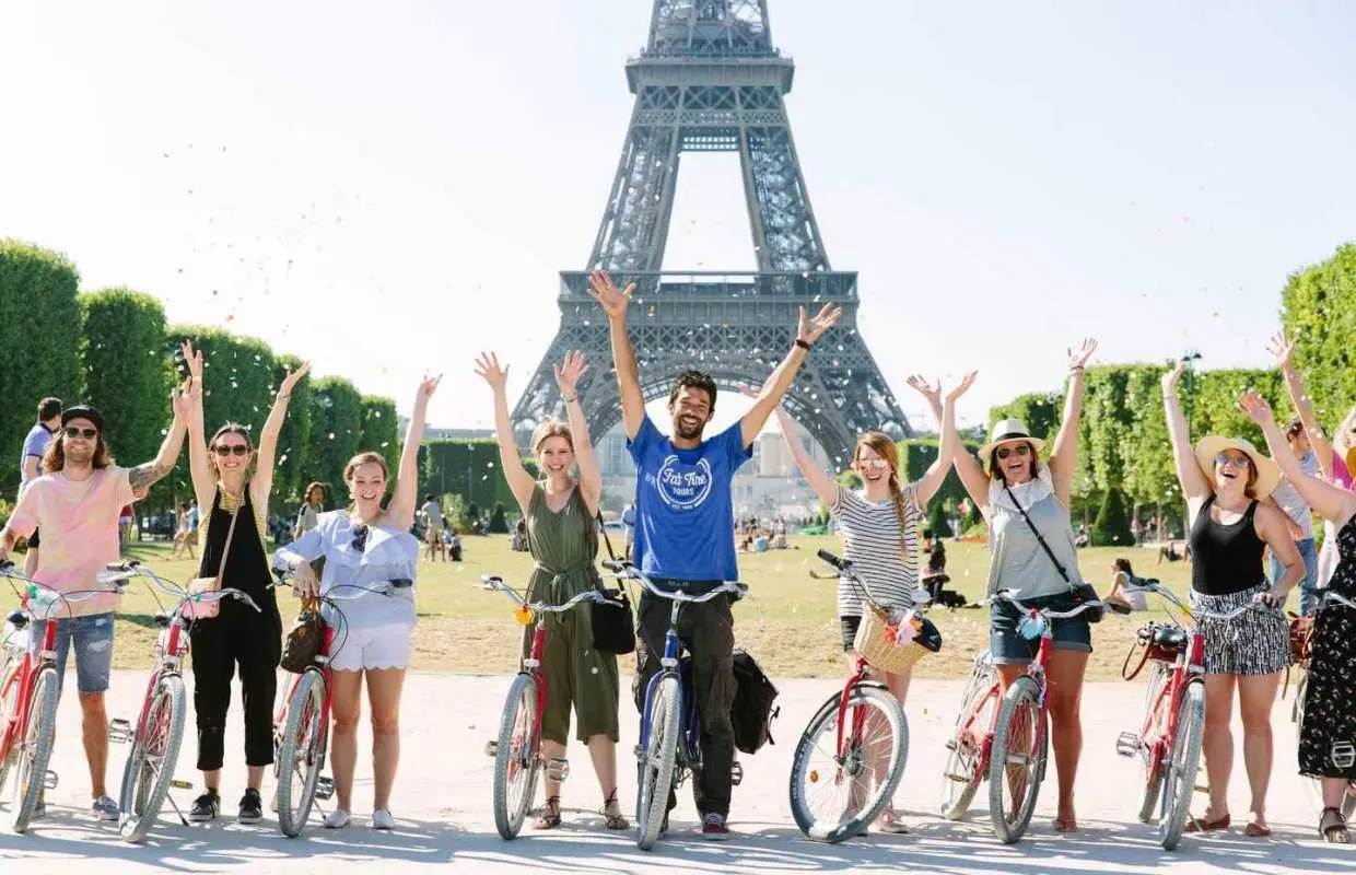 Paris Bike Tour: Eiffel Tower, Place de la Concorde & More｜France