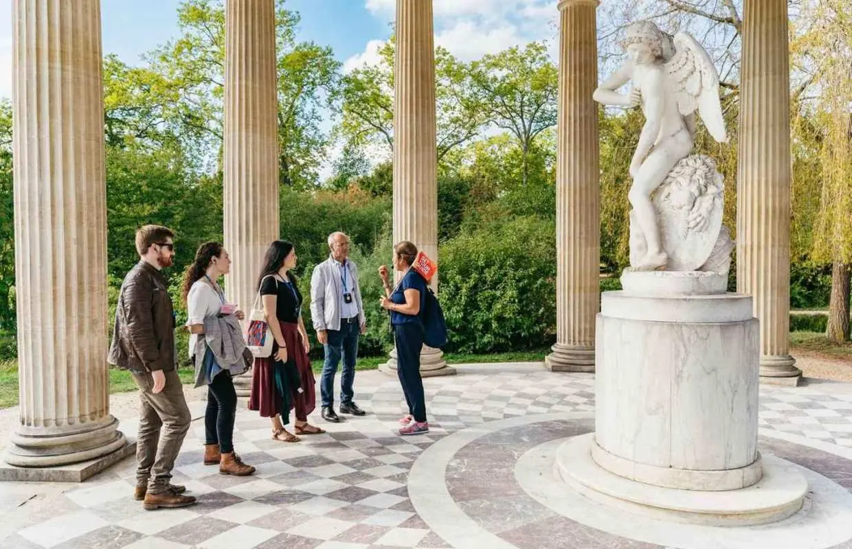 Versailles: Palace, Gardens & Queen’s Estate Guided Tour｜France