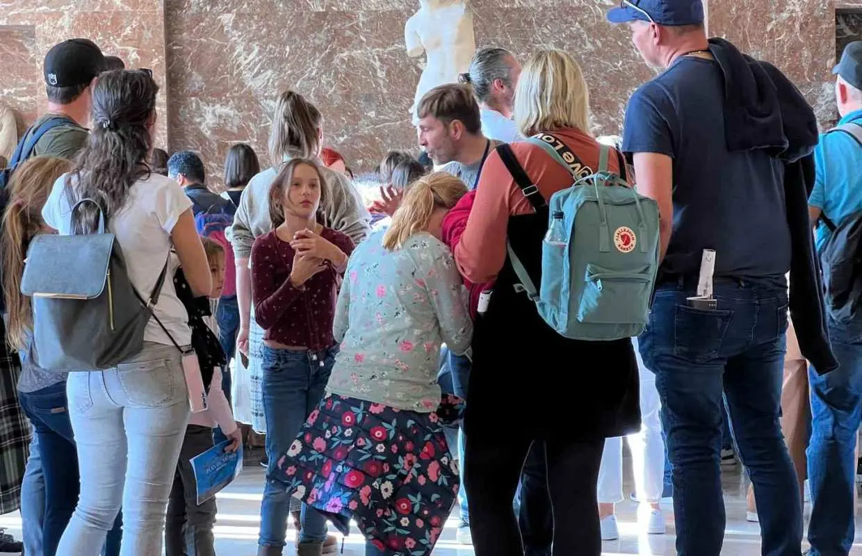 Paris Louvre: 2-Hour Private Tour for Groups or Families｜France