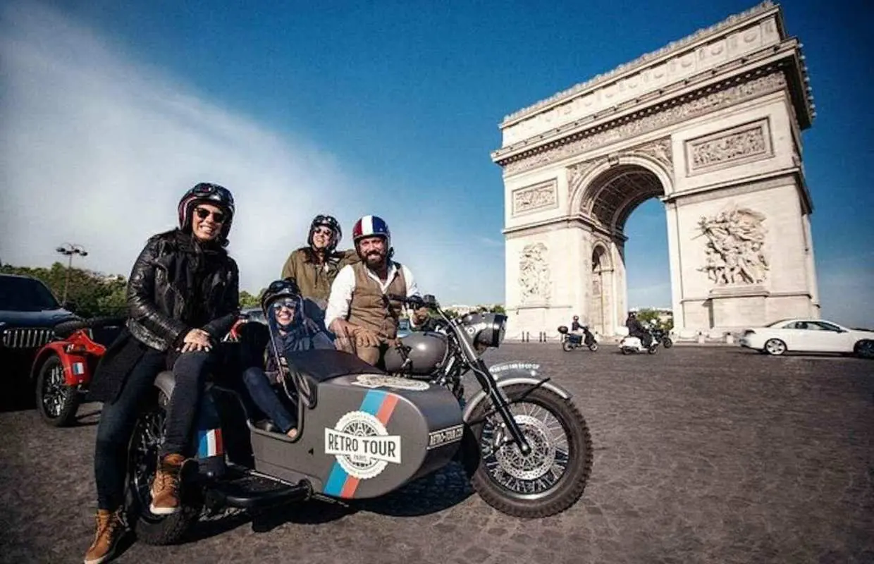Paris: City Highlights Tour by Vintage Sidecar｜France