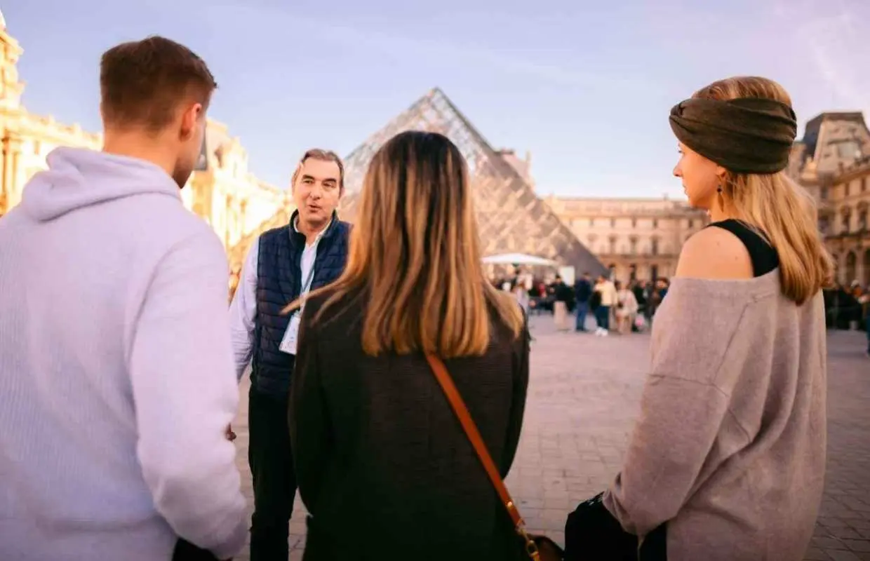 Paris Louvre Exclusive Semi Private Guided Tour Max 6 People｜France