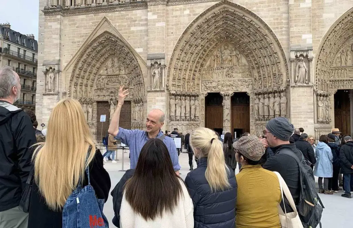 Notre-Dame Cathedral Interior & Île de la Cité Walking Tour｜France