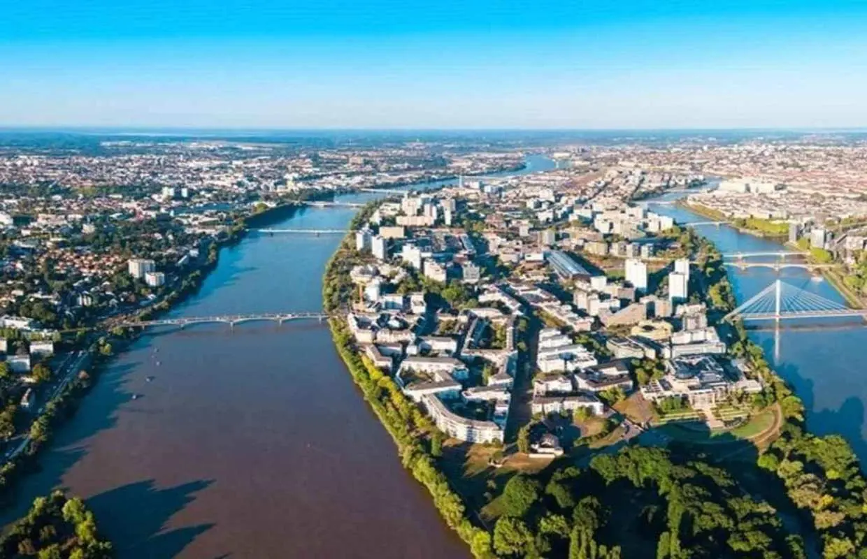 Nantes : Must-see Attractions Walking Tour｜France