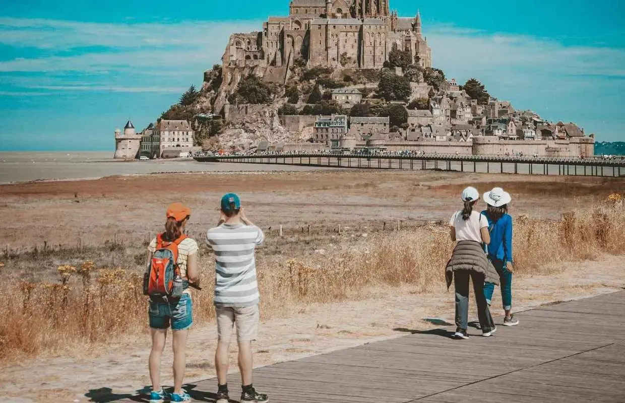 Bayeux to Mont Saint-Michel Shuttle with Abbey Tickets｜France