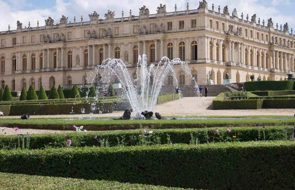Private Tour : Versailles & Giverny from Paris｜France