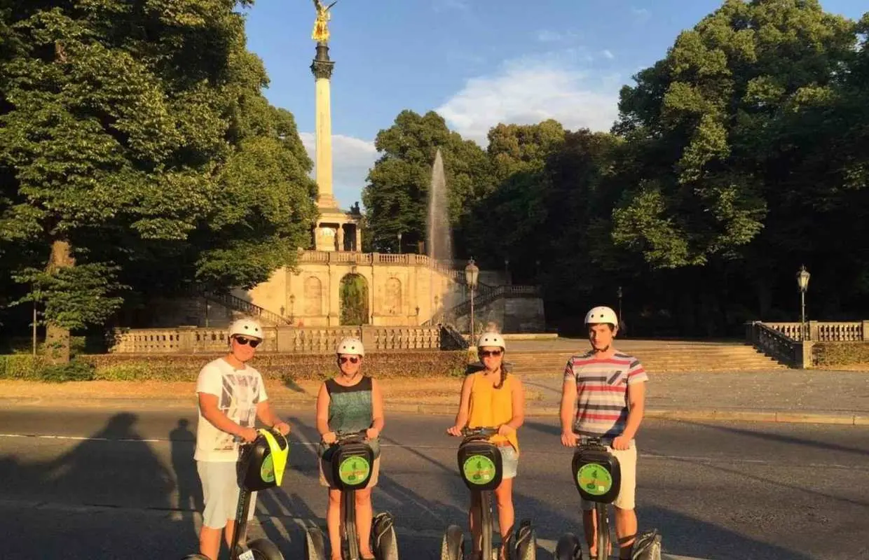 Munich: Tour tham quan các điểm nổi bật của thành phố bằng Segway trong 2 giờ | Đức