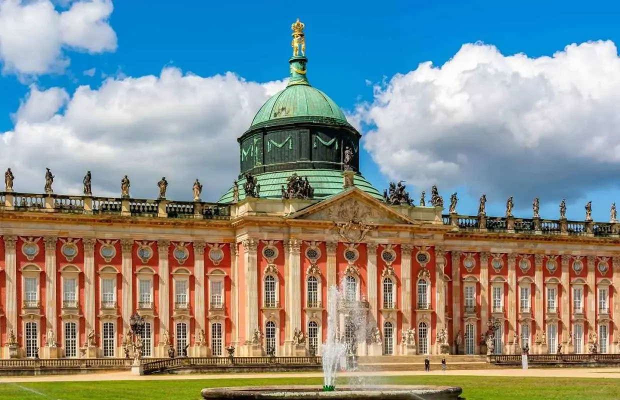 Berlin: Sachsenhausen Concentration Camp and Potsdam Tour｜Germany