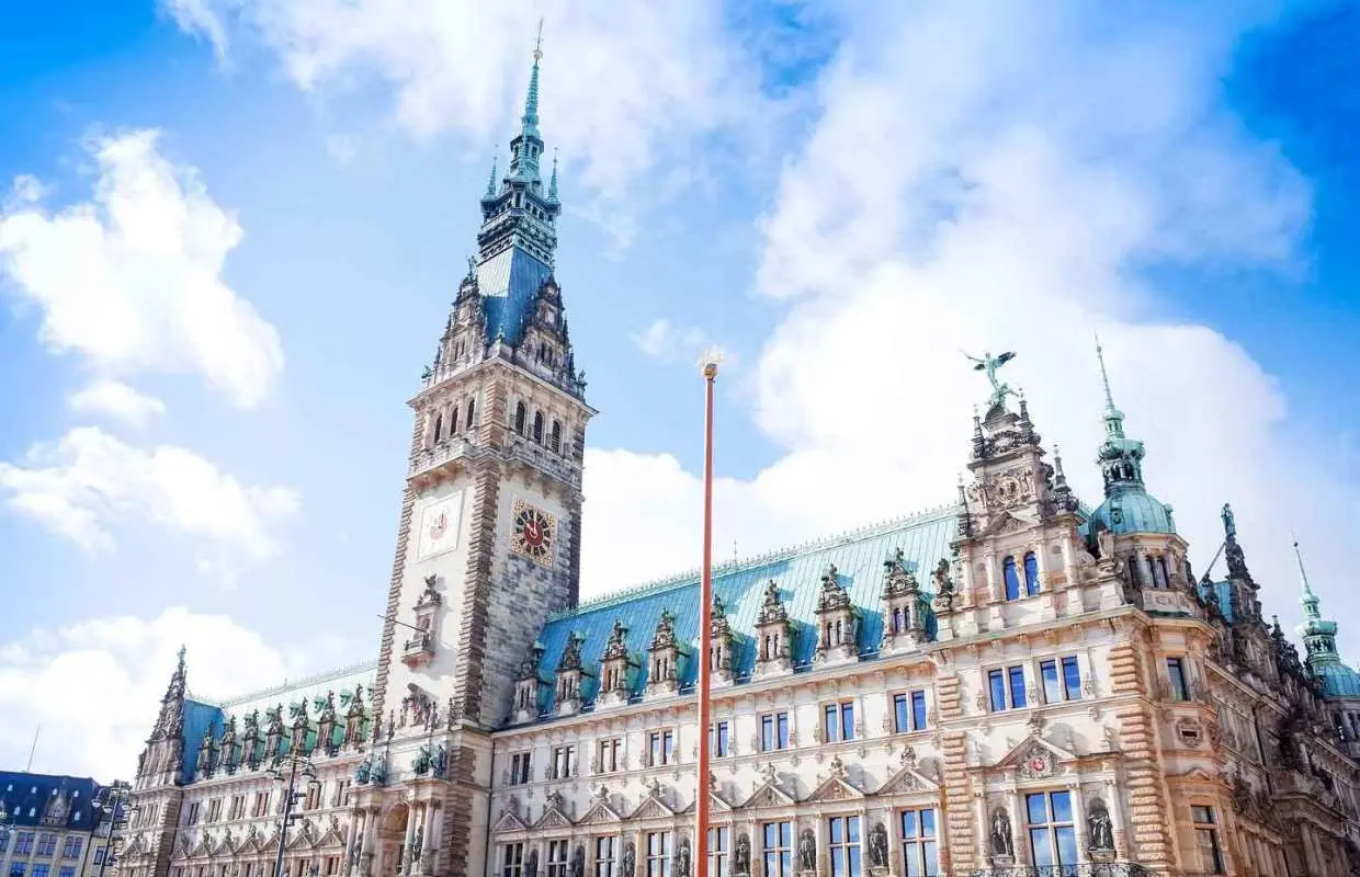 Bike Tour with a Private Guide: Hamburg Best Highlights｜Germany