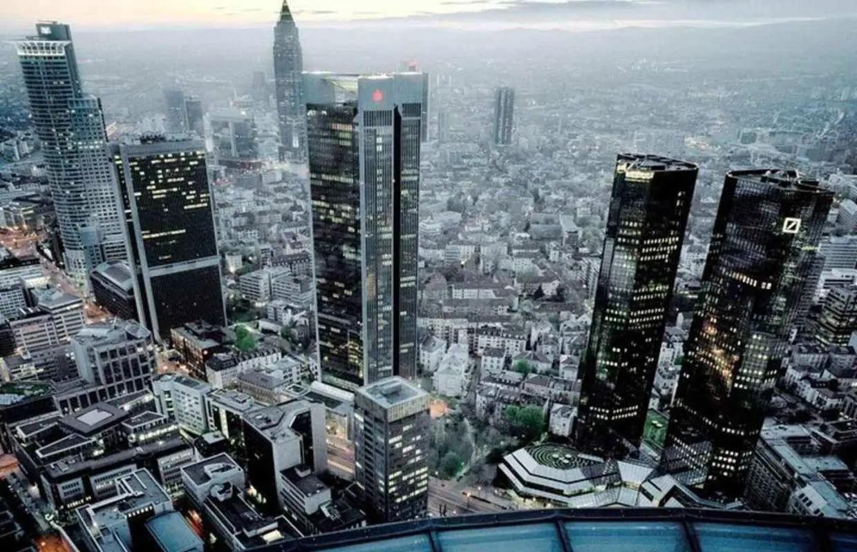 Frankfurt : Highlights & hidden Gems Private Walking Tour｜Germany