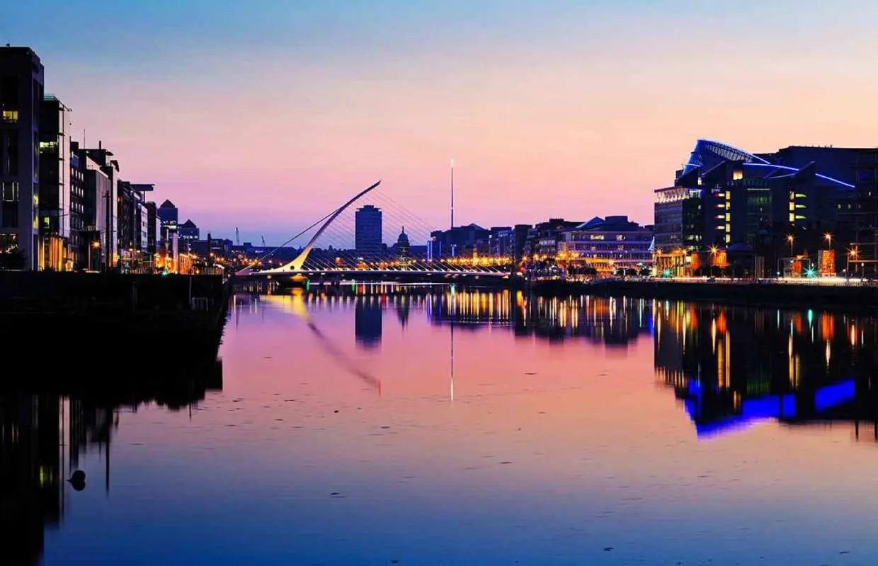 Dublin: Big Bus Panoramic Night Tour with Live Guide｜Ireland