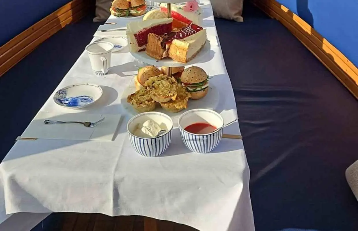 Private Luxury High Tea Cruise Amsterdam｜Netherlands