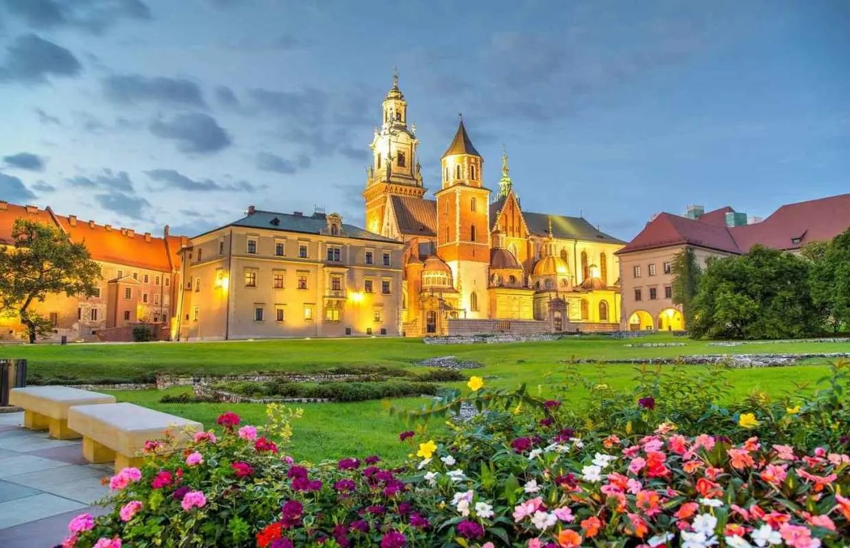From Warsaw: Krakow Sightseeing Tour by Express Train｜Poland