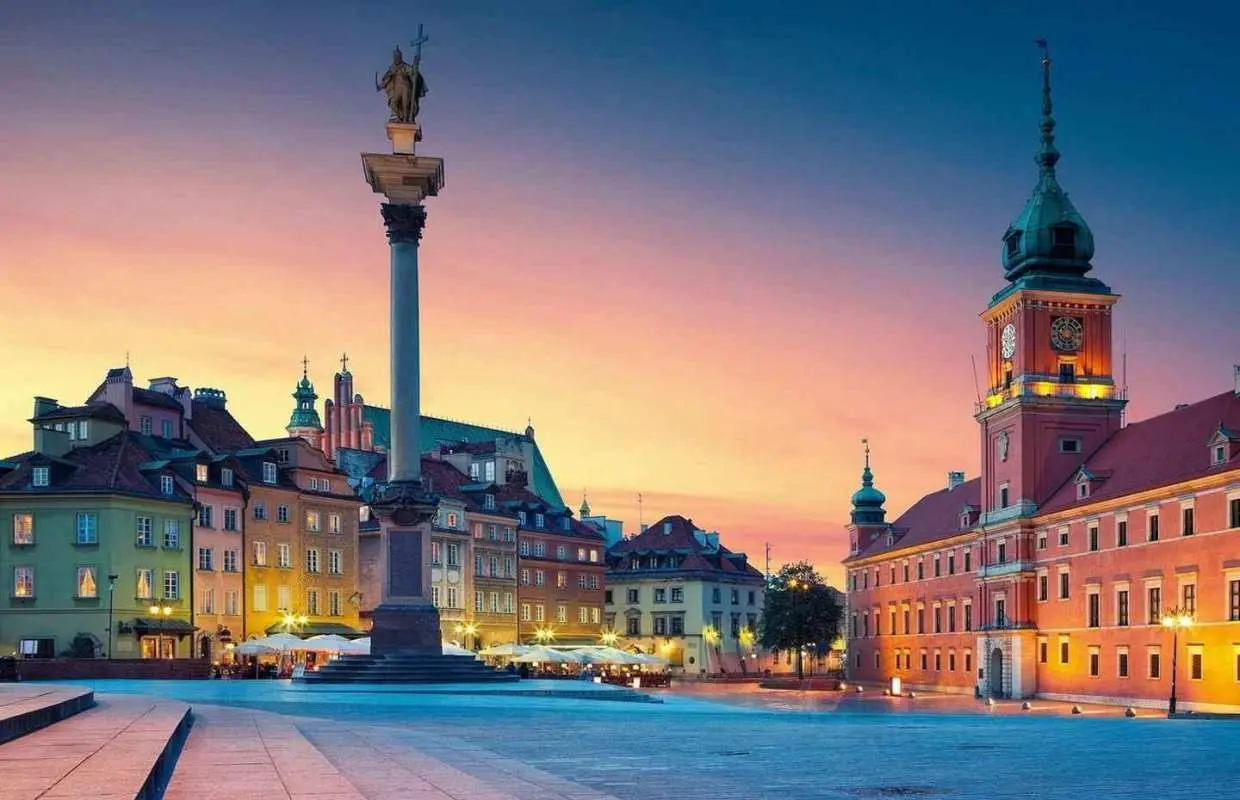 4 hour: Old Town, Royal Castle, Palace of Culture & Science｜Poland