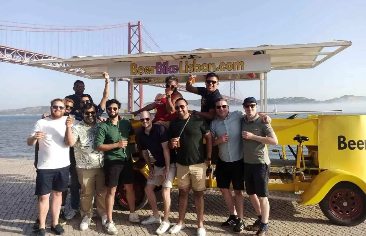 Lisbon: 1-Hour Beer, Sangria or Wine Bike Sightseeing Tour｜Portugal
