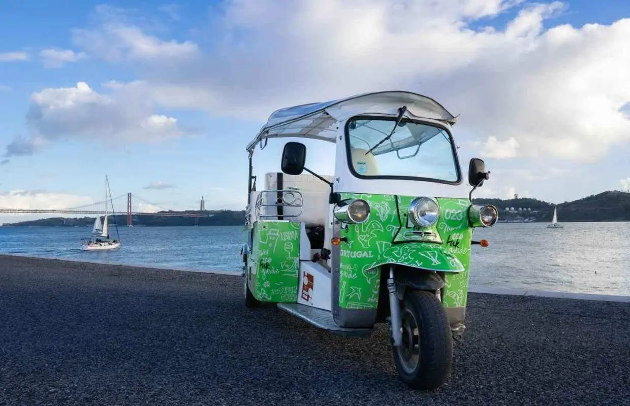 Essential Tour of Old Lisbon in 2H00 : Private Tuk-Tuk Tour｜Portugal