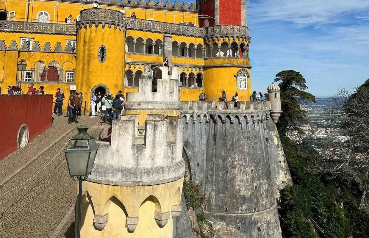 Tour du lịch nhóm Sintra: Điểm nổi bật, Bờ biển và Cascais｜Bồ Đào Nha