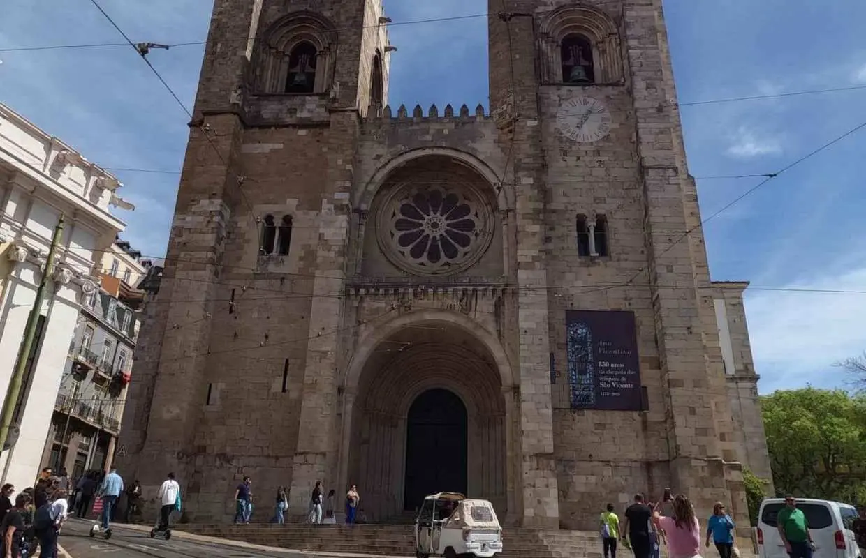 Lisbon:Private guided historical sightseeing Tour by TUK-TUK｜Portugal