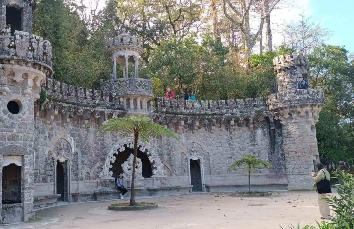 Private tour from Lisbon to Sintra, Pena palace, Regaleira｜Portugal