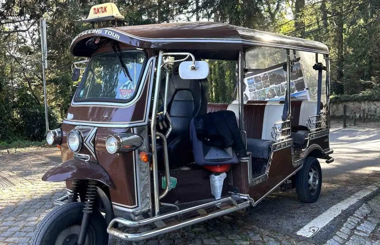 1 Hour Sightseeing Tour in Sintra with Tuktuk｜Portugal