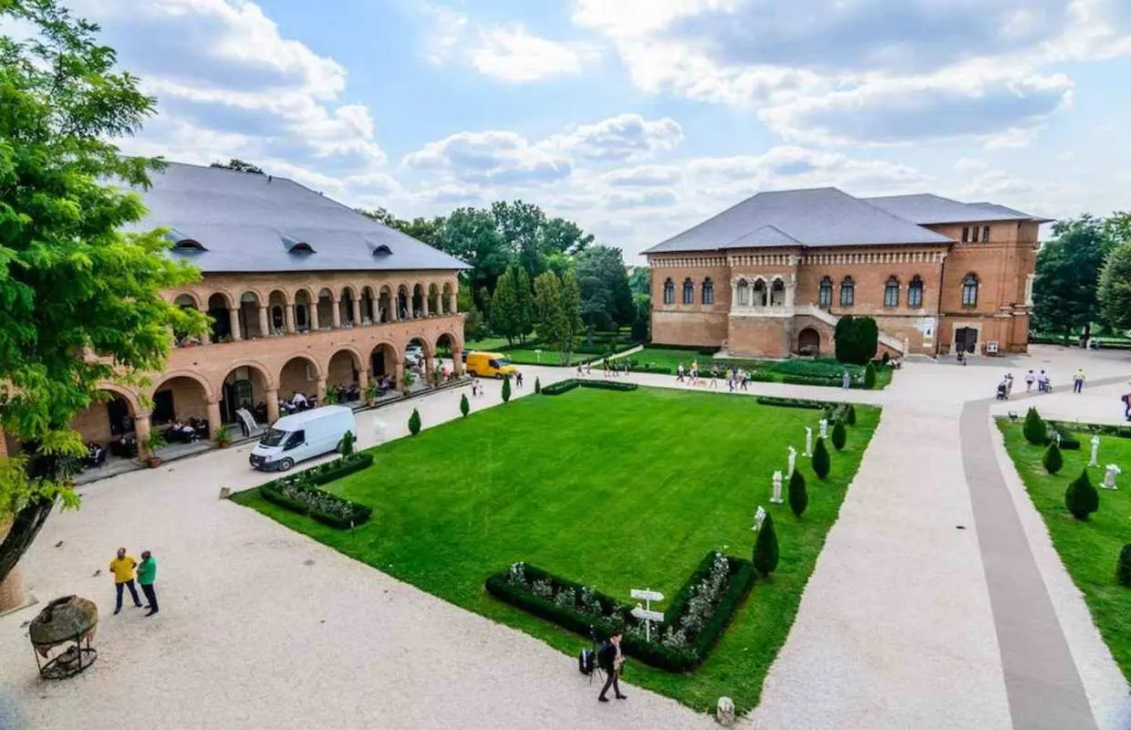 Private Half Day Trip to Snagov Monastery & Mogosoaia｜Romania