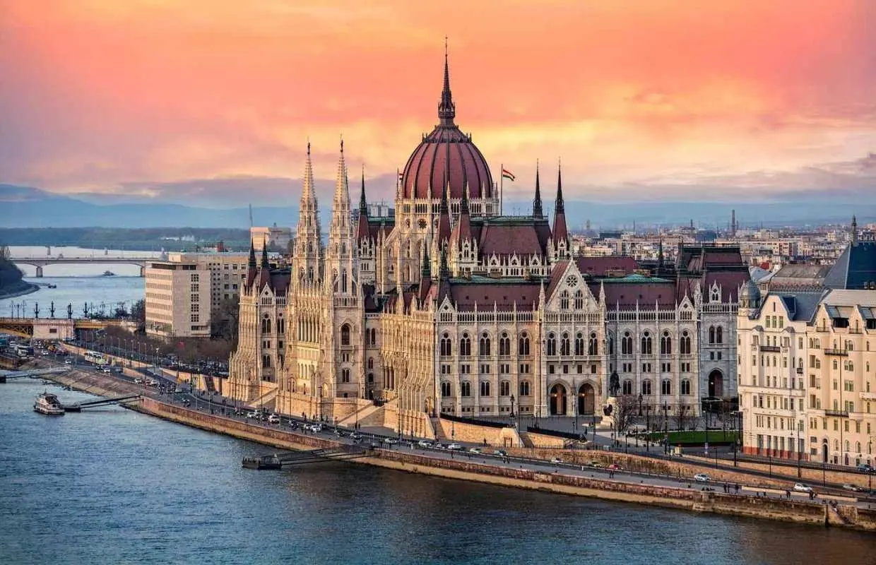 Bucharest: 8-Day Transylvania and Hungary Tour｜Hungary
