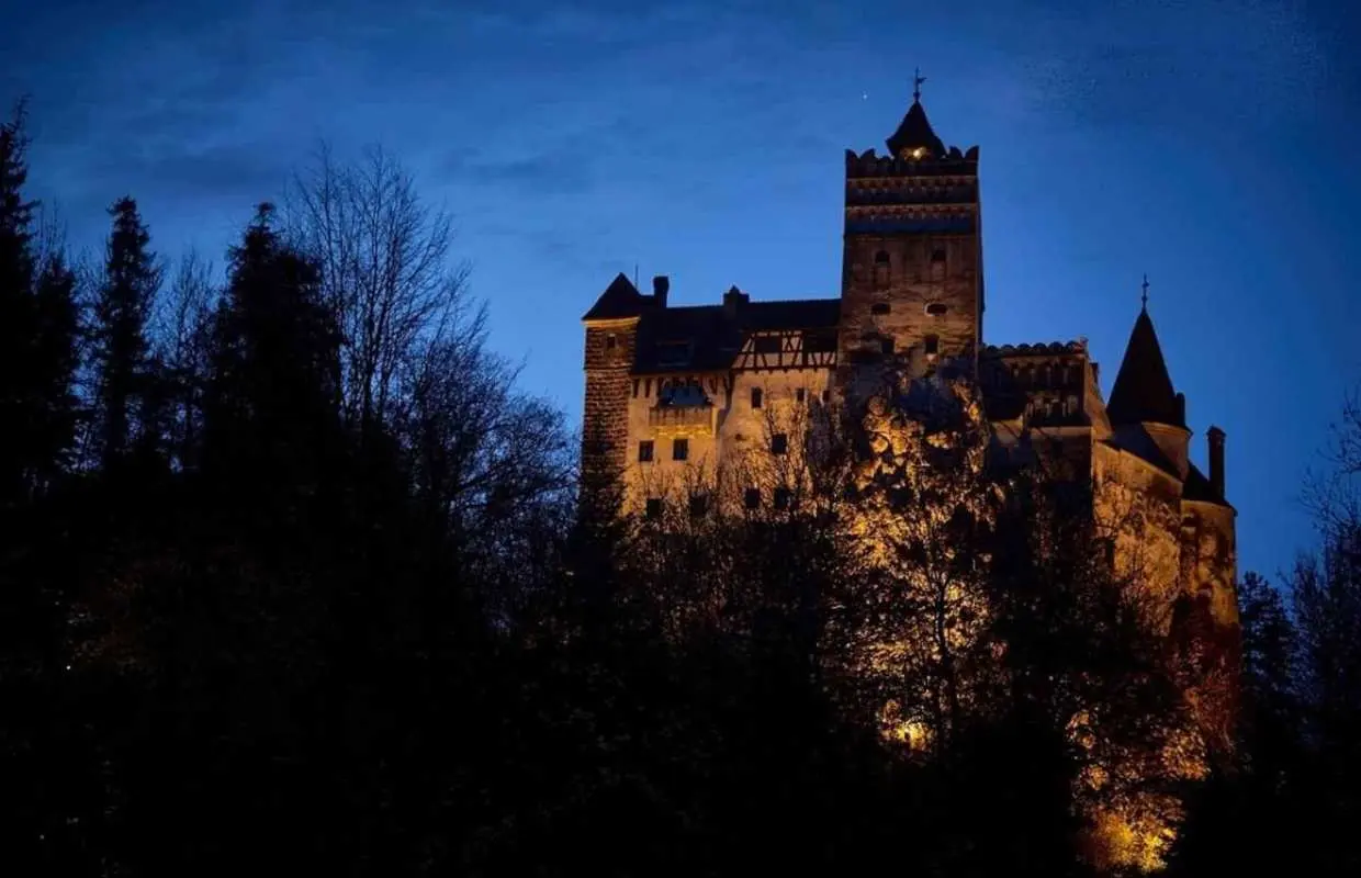 Bucharest: Lâu đài Dracula, "Thứ Tư" & Nhóm nhỏ Brasov | Romania