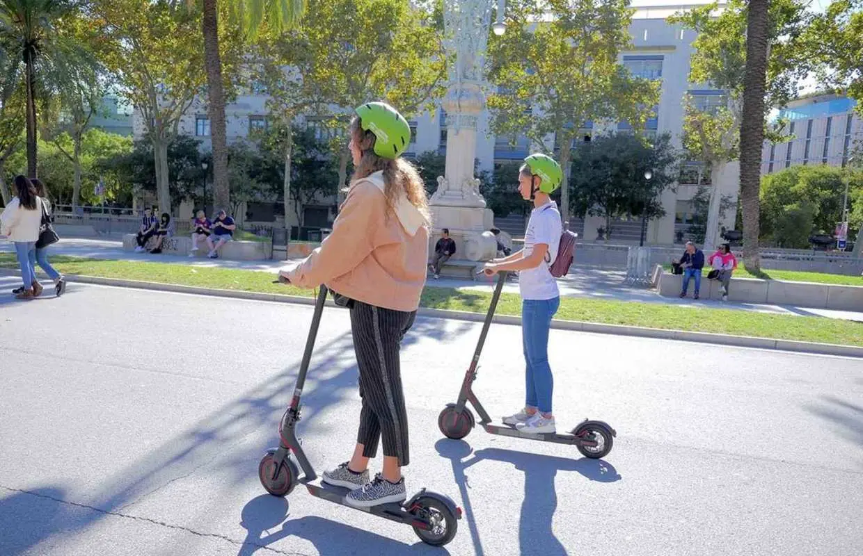 Barcelona: Gaudi Highlights Guided Tour by Electric Scooter｜Spain
