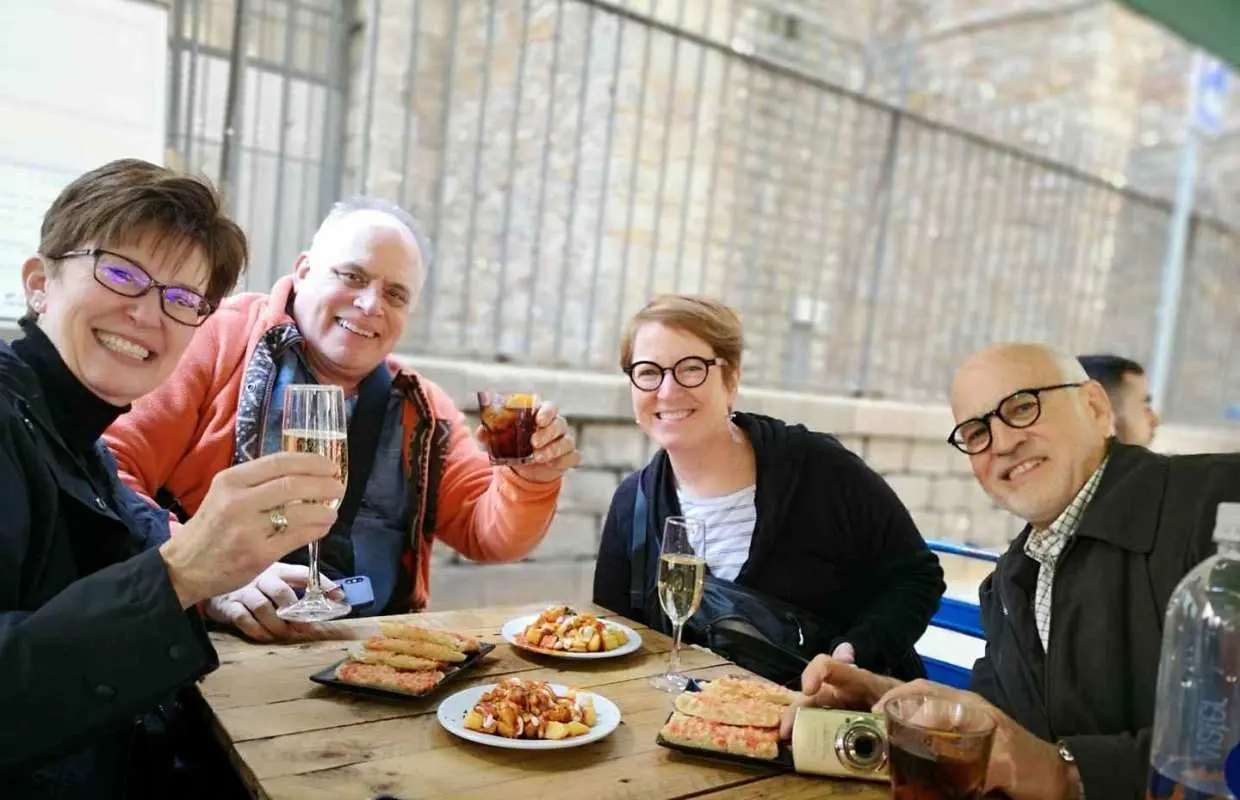 Barcelona: Private Foodie Tour + Sagrada Família Tickets｜Spain