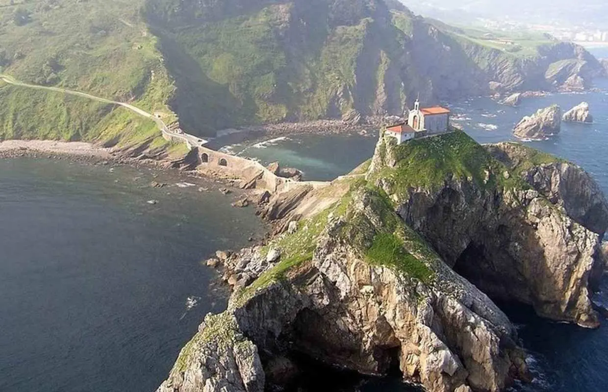 畢爾巴鄂：San Juan de Gaztelugatxe 和 Txakoli 葡萄酒一日遊｜西班牙