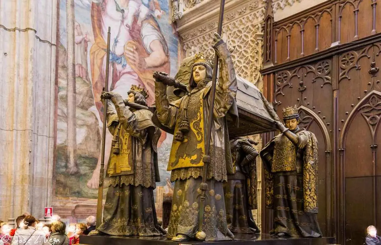 Seville: Tour tham quan Nhà thờ và Tháp Giralda theo nhóm nhỏ (bao gồm vé) | Tây Ban Nha