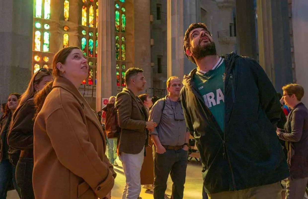 Barcelona: Sagrada Familia, Park Guell, Casa Mila & tapas｜Spain