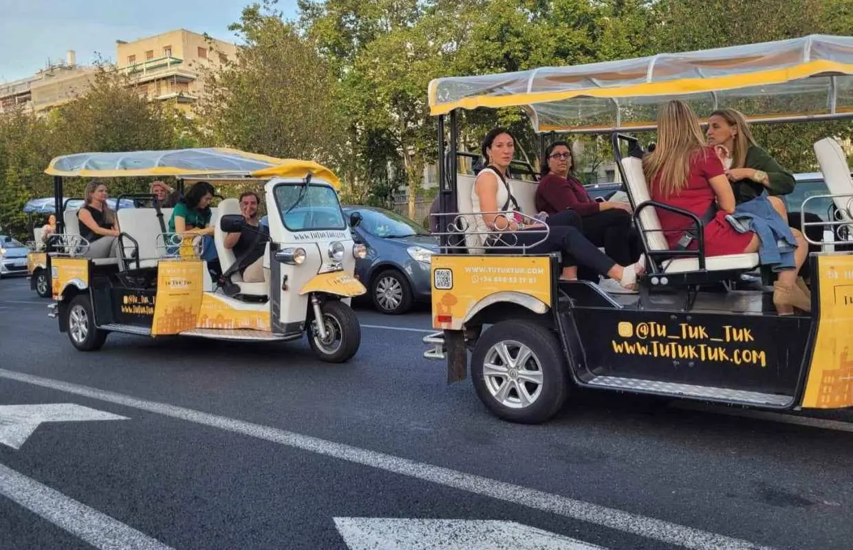 Madrid: Modern tour with Private guide in yellow tuk tuk｜Spain