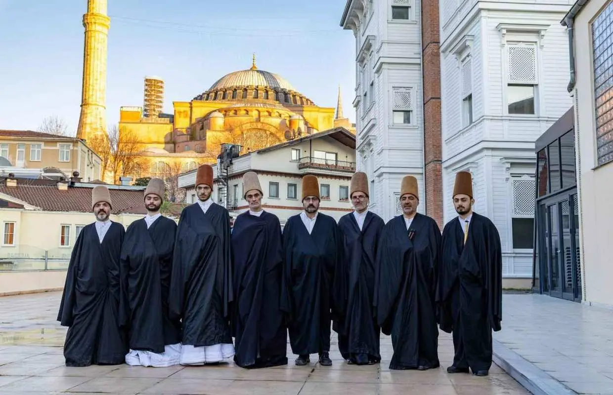 Istanbul: Lễ hội múa Dervish xoay tròn bên cạnh nhà thờ Hagia Sophia | Thổ Nhĩ Kỳ